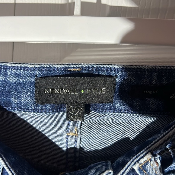 Women’s Kendall+Kylie jeans size 5/27 - Picture 3 of 3